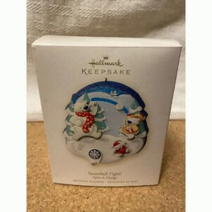 Hallmark Keepsake Snowball Fight  2008 Spin-A-Majigs Christmas Ornament